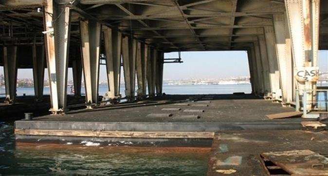 Floating Barges & Floating Structures/Buildings